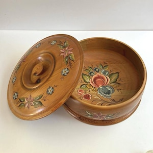 Vintage Scandinavian Rosemaling Pine Wood Bowl with Lid - Floral Kurbits Decor