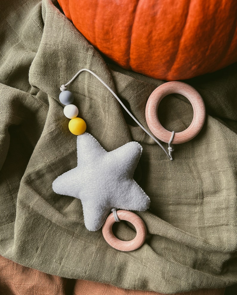 I giocattoli da palestra per bambini impostano tre giocattoli ad alto contrasto, centro attività, palestra per bambini in legno, stella gialla giocattolo Montessori, nuvola, luna, regalo Babyshower ONLY gray star