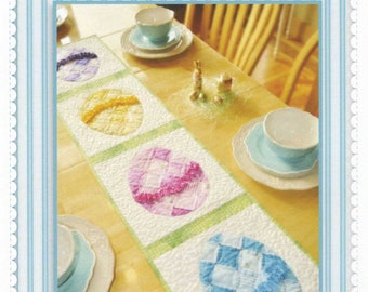 Ruched Easter Egg Table Runner Pattern by Shabby Fabrics - PAPER PATTERN
