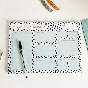 Maker's planner, 50 A4 pages | Weekly or daily planning for small creative business owners, Etsy sellers | Dot spotty planner glued notepad