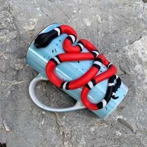 Kingsorm-mugg, Mugg med orm, Polymerkungarorm, Realistisk orm, Ormkaffemugg