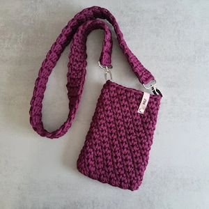 mobile phone case with variable strap