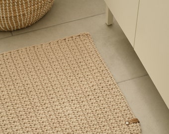 Crocheted rug made from 100% recycled cotton