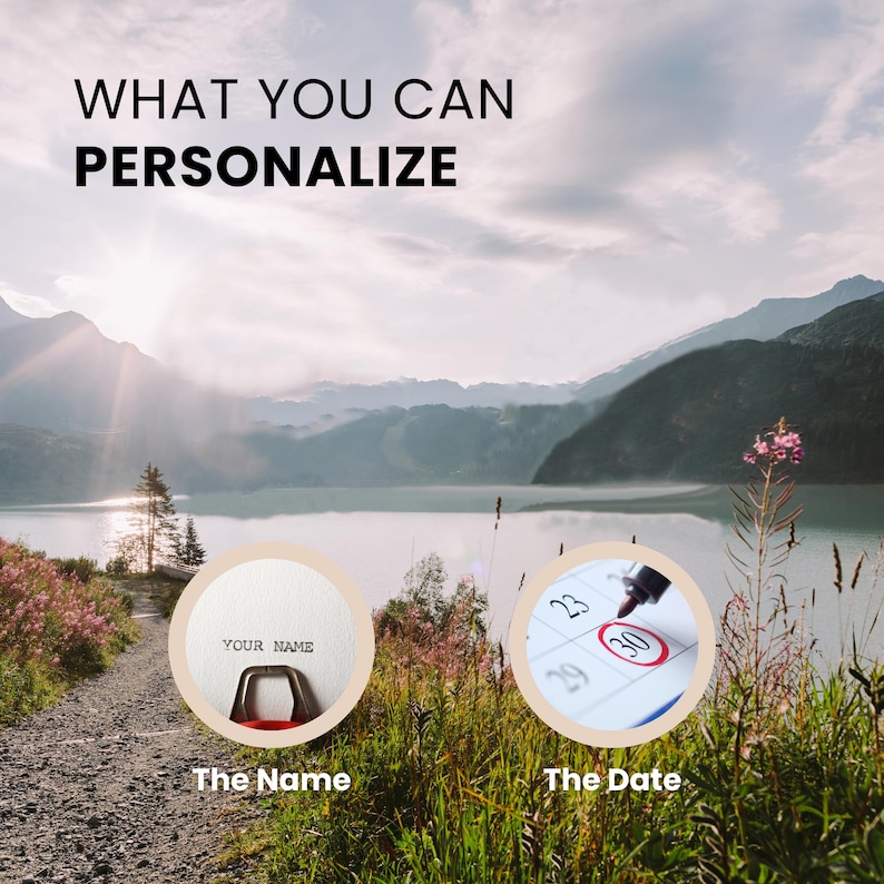 Peut inclure: Un graphique avec le texte WHAT YOU CAN PERSONALIZE au-dessus de deux encarts circulaires. Le cercle de gauche affiche le texte YOUR NAME au-dessus d'un objet m&eacute;tallique. Le cercle de droite montre un calendrier avec le chiffre 30 entour&eacute;.