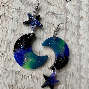 Maan en ster noorderlicht bungelen oorbellen, Aurora Borealis, nachtelijke hemel sieraden, galaxy oorbellen, denk groot, dromer, statement oorbellen