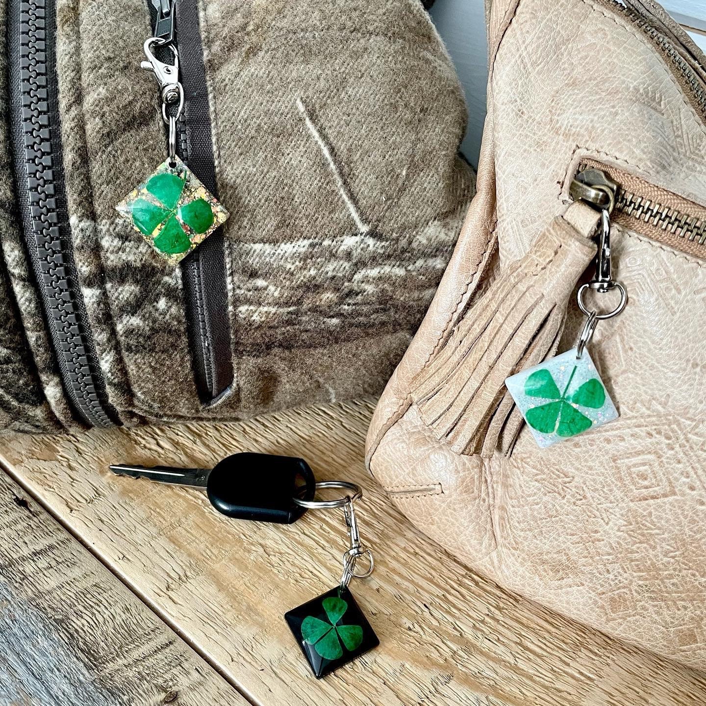 Portachiavi portafortuna, VERO quadrifoglio, regalo di buona fortuna, fattore cool, accessorio unisex, regalo per amico, buona fortuna, divertente portachiavi per bambini - Italia