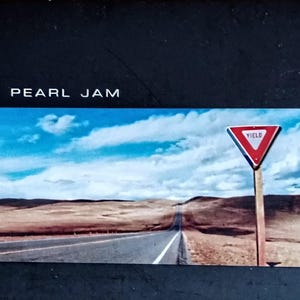 Pearl Jam Yield First Press Vintage Compact Disc/cd - Etsy