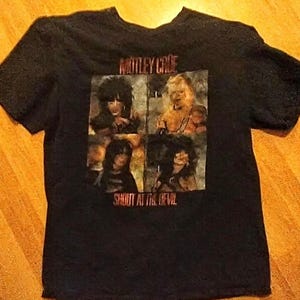Motley Crue Vintage Rock/Tour/Concert Graphic Tshirt
