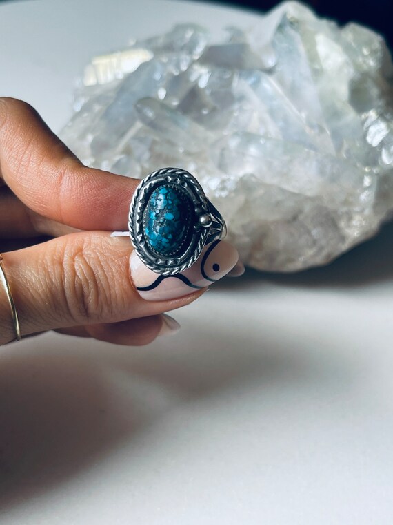 Size 7 Vintage Turquoise and Sterling Silver Ring - image 5