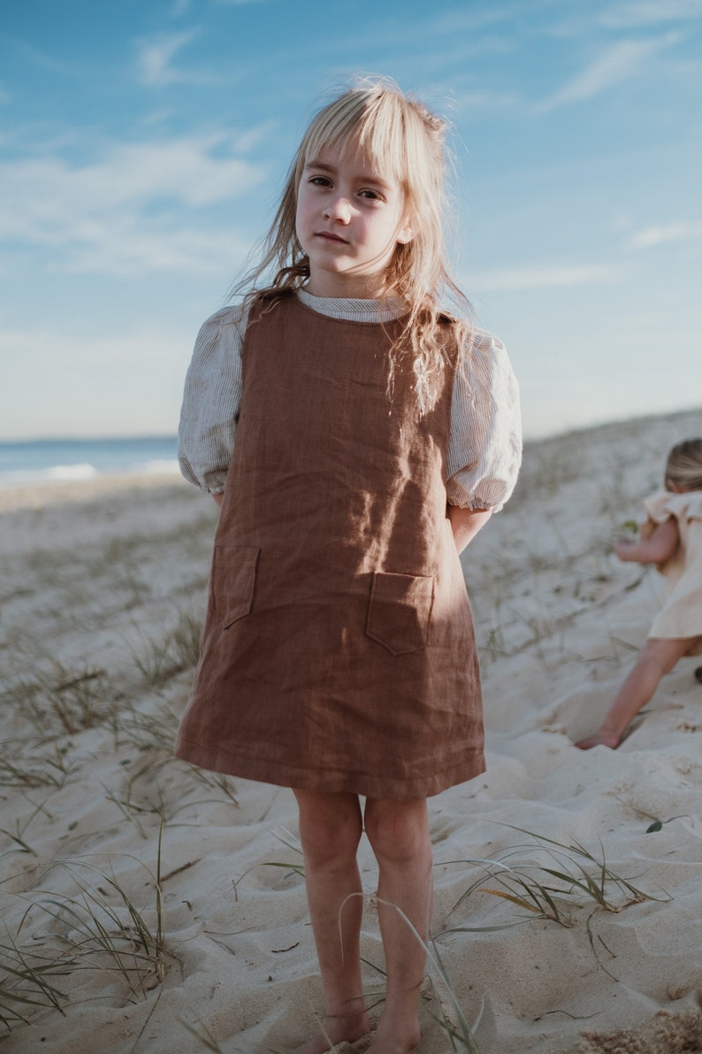 Schnittmuster für ein Latzkleid für Mädchen Leinenkleid PDF Nähen herunterladen Baby-Mädchen-Muster Pinafore-Schnittmuster Einfaches PDF-Schnittmuster Bild 3