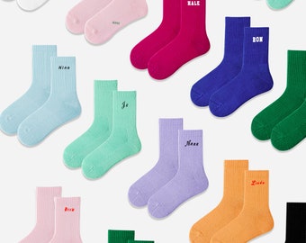 Chaussettes de sport personnalisées pour femmes, brodées avec logo, nom, numéro, broderie de texte personnalisée unique, cadeau personnalisé pour femme