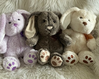 Peluche personnalisée lapin de Pâques//Lapin de Pâques personnalisé//Cadeau personnalisé//Peluche lapin//Panier de Pâques//Premières Pâques//Lapins de Pâques