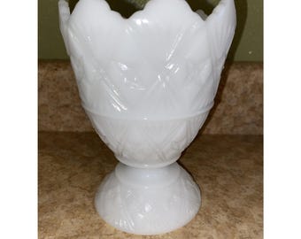 Porte-bonbons Starburst vintage en verre Brody Milk avec piédestal