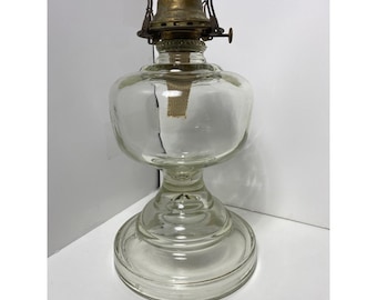 Antique queen Annie Oil/kerosene lamp No 2 clear glass 11in high including burn