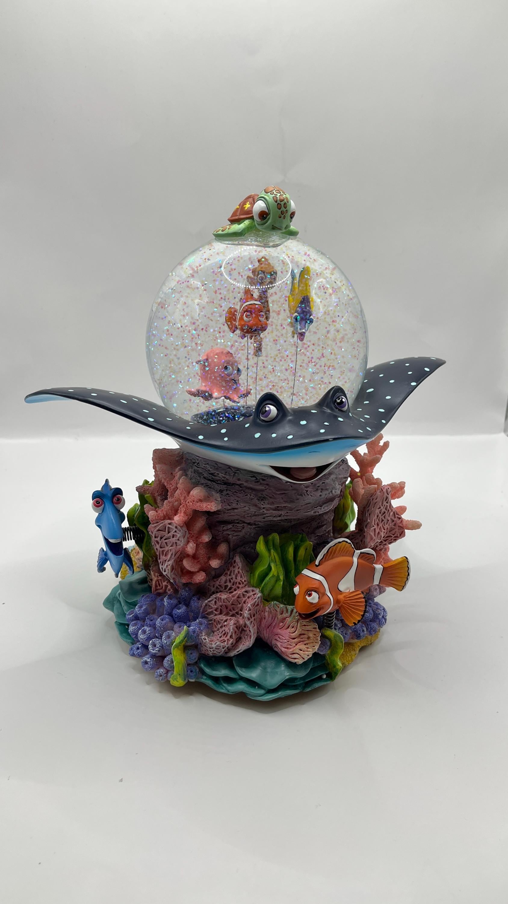 VTG Disney Pixar Finding Nemo Coral Reef Musical Water Globe Over
