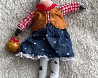 Avon Down On The Farm Animal Sitters Cow Home Decor Holding Basket Apples