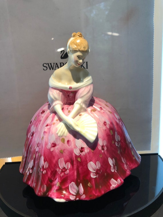 Royal Doulton Lady Figurine Victoria HN 2471 - Etsy Canada
