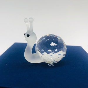 Swarovski Crystal Small Snail Figurine #7648 Nr. 30, 1.5&quot; Tall