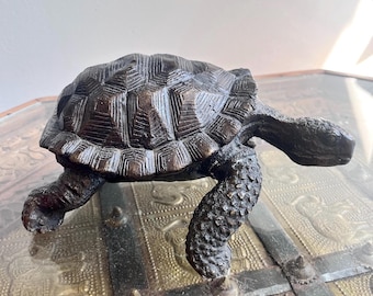 Handgemaakte bronzen schildpadsculptuur - gedetailleerde metaalkunst, 9,5"