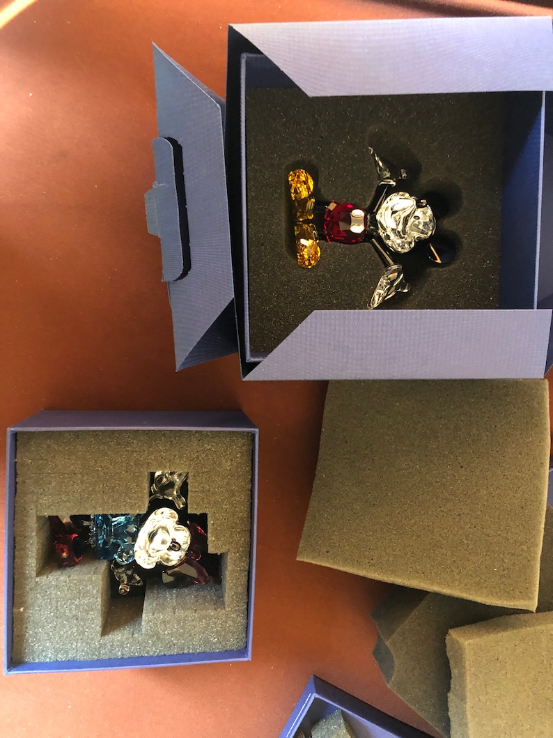 Swarovski Mickey and Minnie Mouse Disney figurines image 2