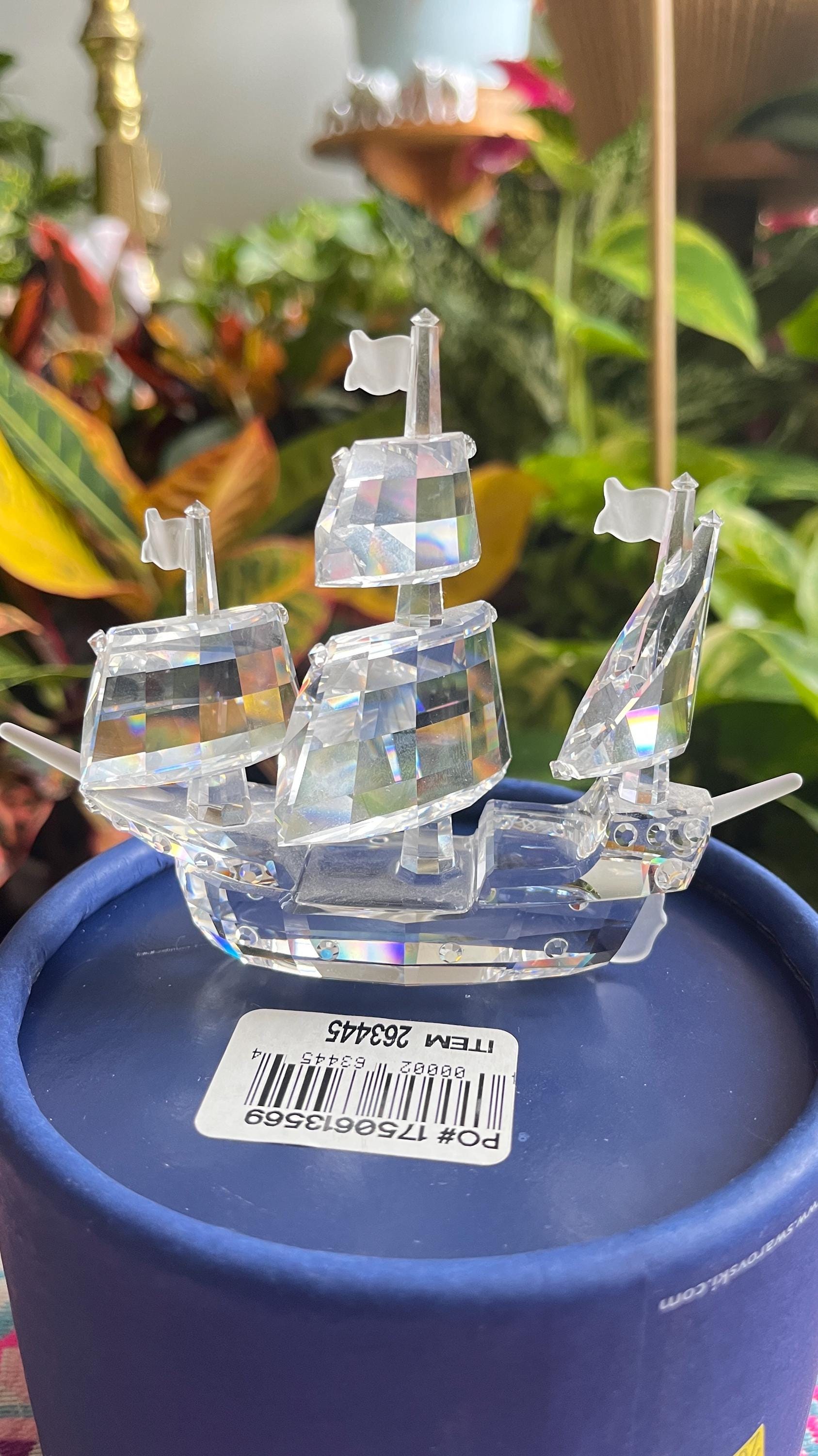 スワロフスキー 置き物　船 『サンタマリア号』 台座付き Swarovski Crystal Figurine - SANTA MARIA SHIP - Retired - With
