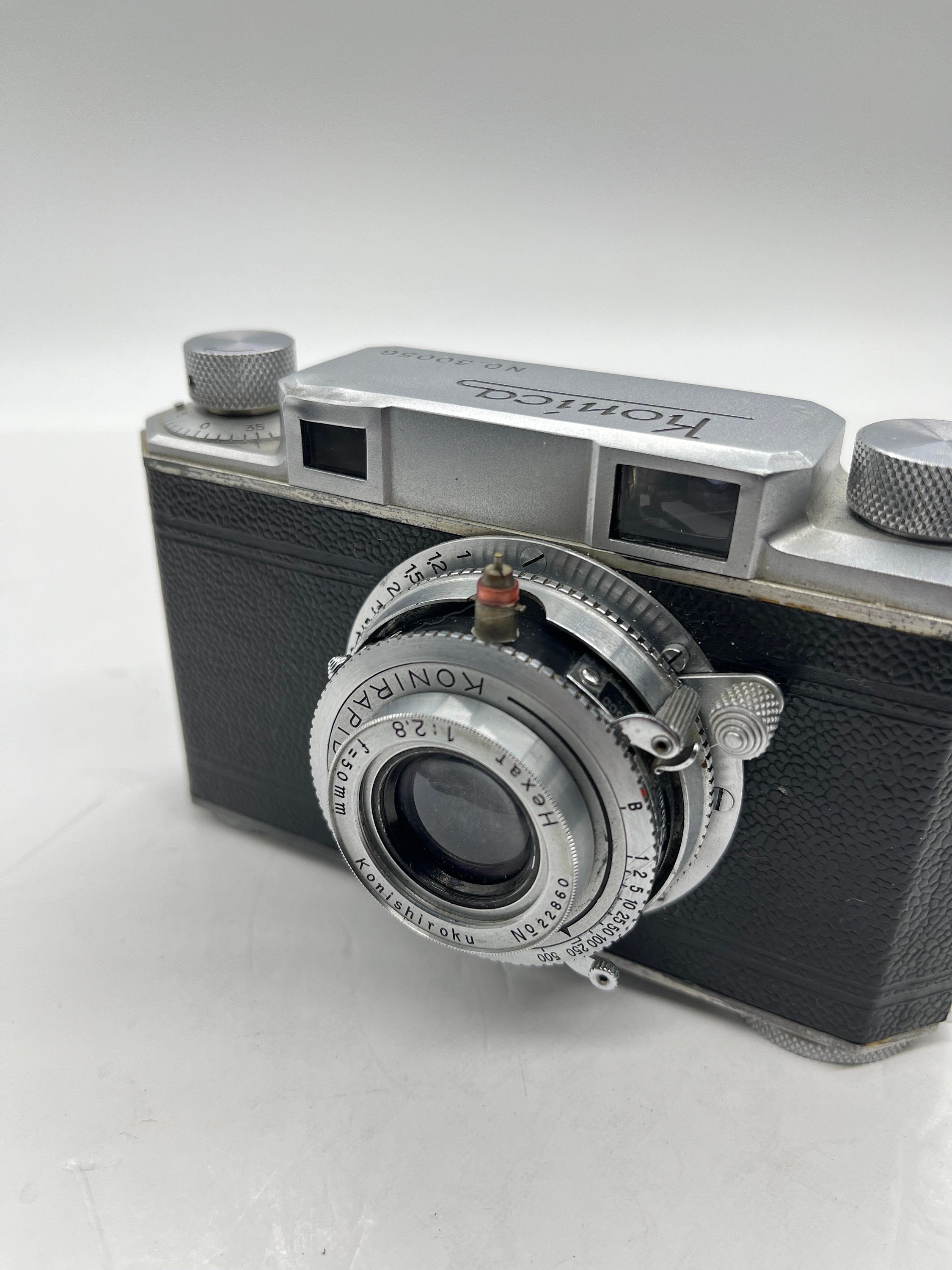 KONICA IIB Hexar 50mm f/2.8 レンジファインダーカメラ KONICA IIB Hexar 50mm f/2.8 レンジファインダーカメラ