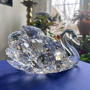 Swarovski crystal Large Graceful Swan new in box with COA