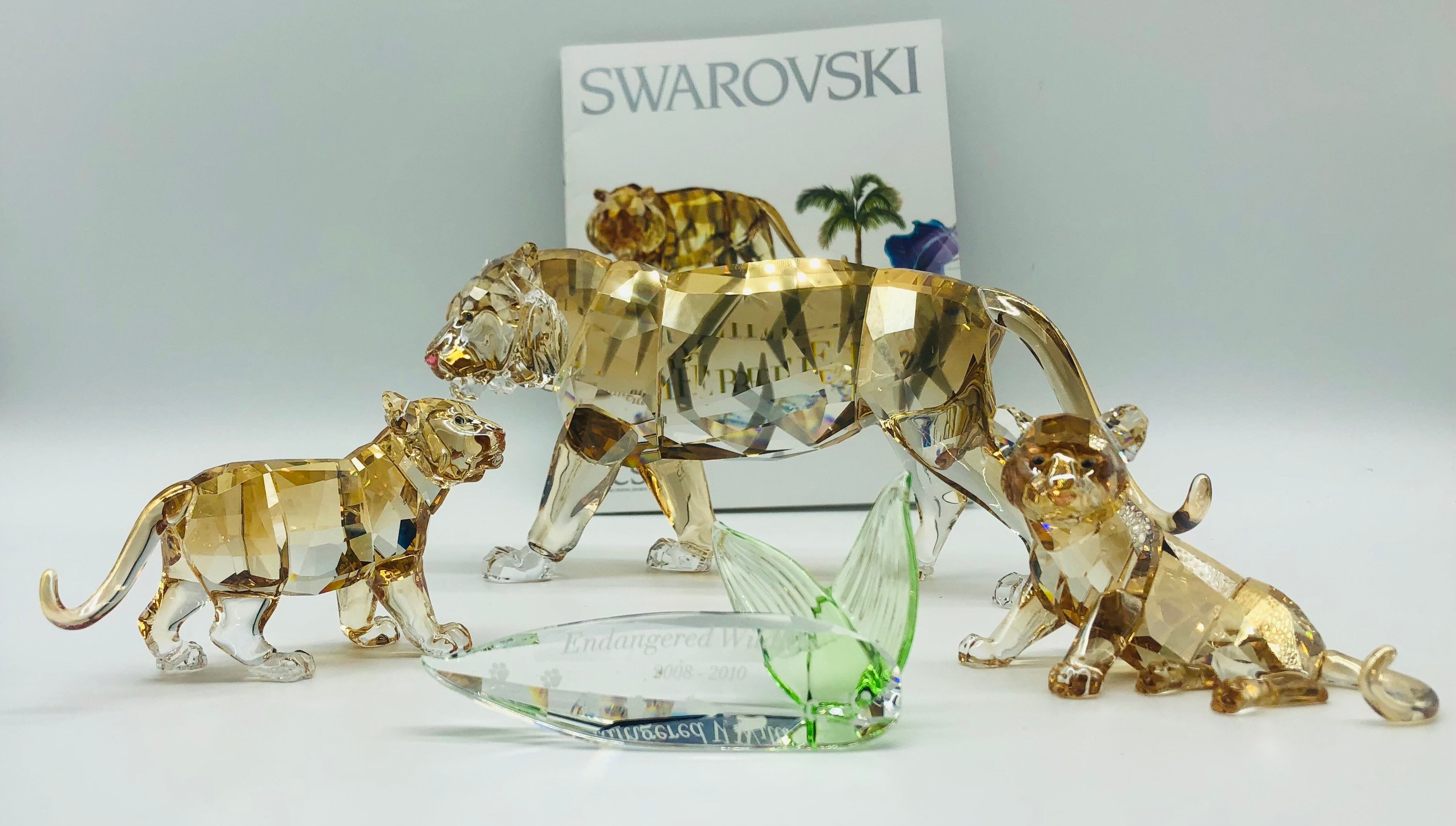 新品Swarovski Endangered Wildlife Tiger Swarovski Crystal Tiger Mom & Cubs: Gold Tone Endangered Wildlife