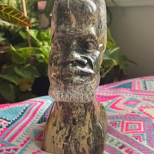 Artisan africain vintage sculpté à la main en marbre Art Sculpture Statue Homme