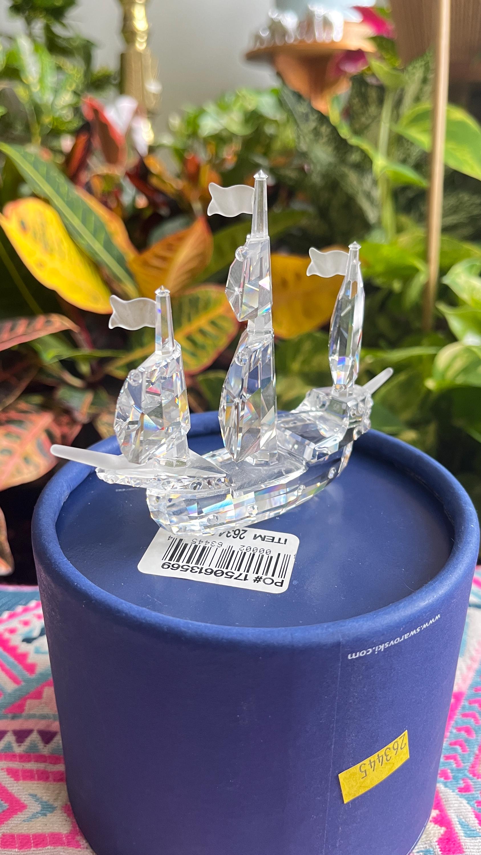 スワロフスキー 置き物　船 『サンタマリア号』 台座付き Swarovski Crystal Figurine - SANTA MARIA SHIP - Retired - With