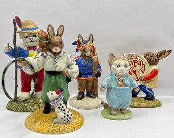 Bunnykins Figurine, Royal Doulton Hand-Painted Porcelain Beatrix Potter Collectible