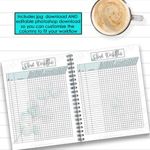 Op de afbeelding: Een spiraalgebonden notitieboek met een klantworkflow sjabloon, een kopje koffie en een potlood. Het notitieboek heeft een rasterindeling voor het volgen van klantinformatie. Tekst bevat "Photography Client Workflow" en "Includes jpg download AND editable photoshop download".