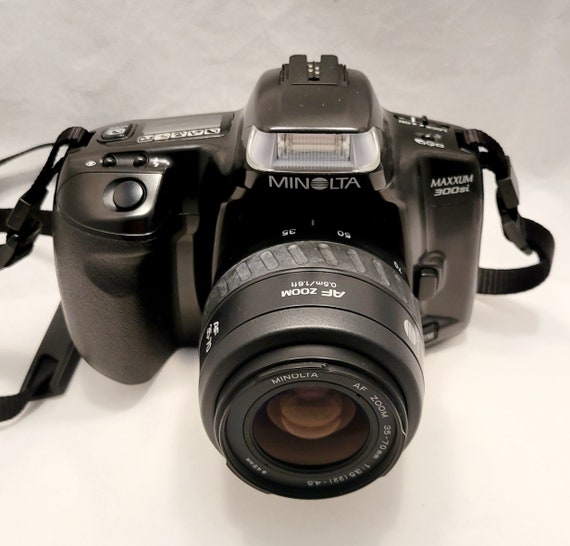 Minolta Maxxum 300si (alpha 101si) - Vintage 35mm Film SLR Camera