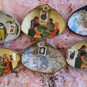 Mah Jongg shell dish
