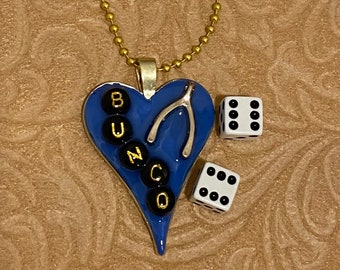 Lucky Bunco halsband i present