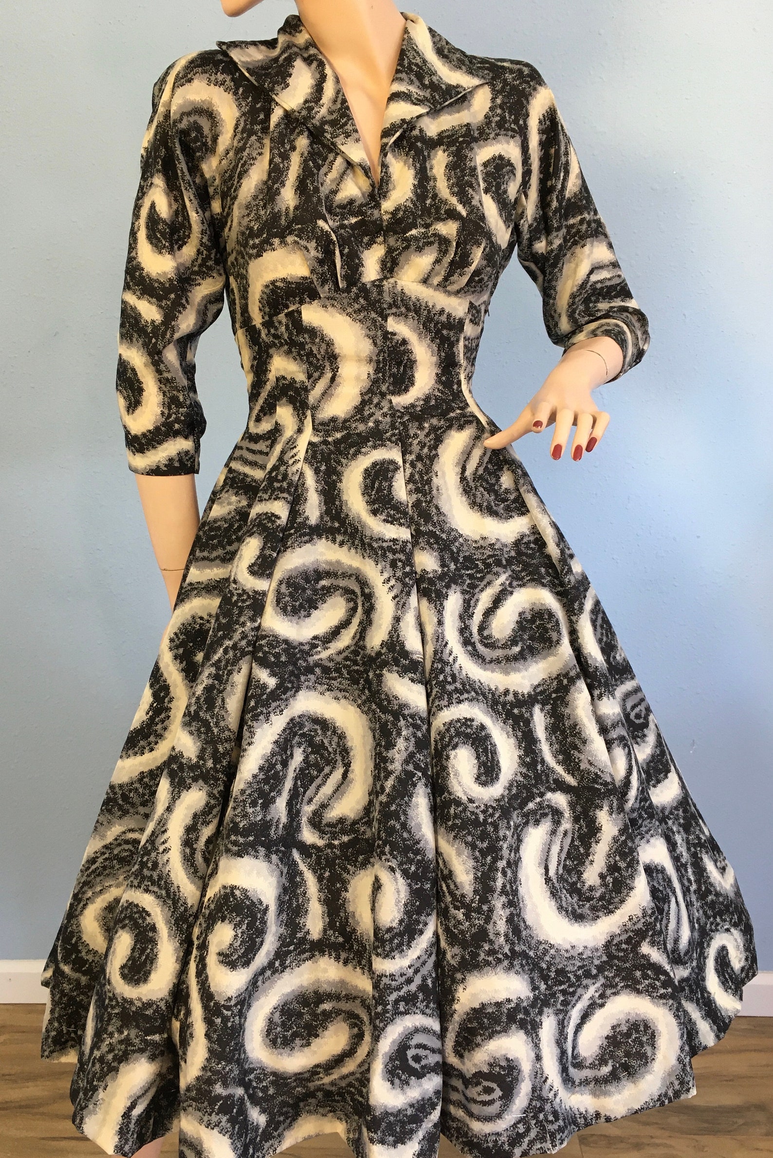 1950s Cinched Waist Full Circle Skirt Dress XS Small / Etsy