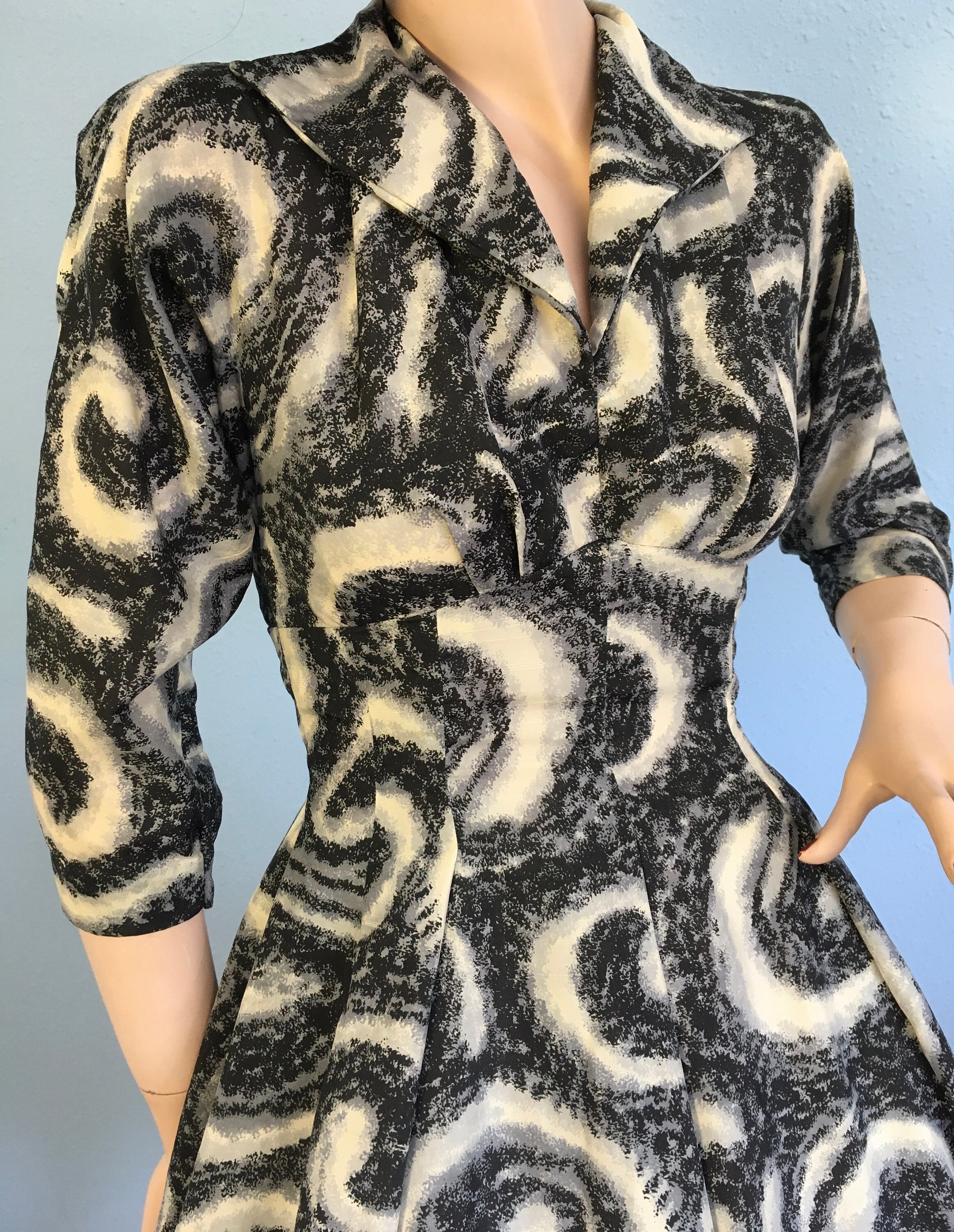 1950s Cinched Waist Full Circle Skirt Dress XS Small / Etsy