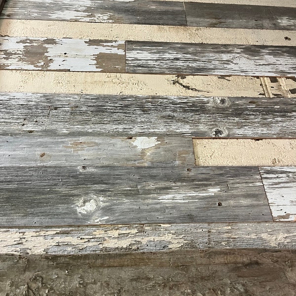 Authentic barnwood planks(sold by SQ Ft)