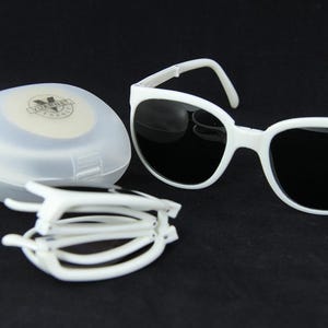 Vintage 1980&#39;s Vuarnet 002 White Folding Cat Eye Sunglasses PX3000 Mineral Gray lens