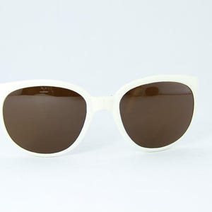 Vintage 1980&#39;s Vuarnet 002 White Folding Cat Eye Sunglasses PX5000 Mineral Dark Brown lens