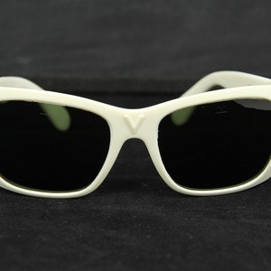 Vintage Vuarnet 087 White Sunglasses PX3000 Gray Lens