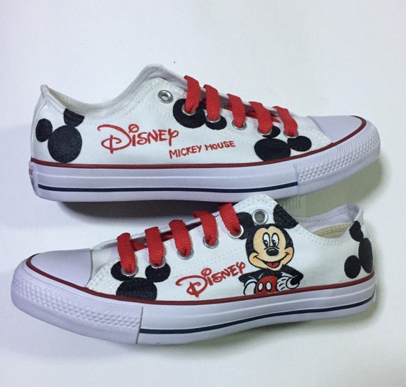 mickey mouse vans 218