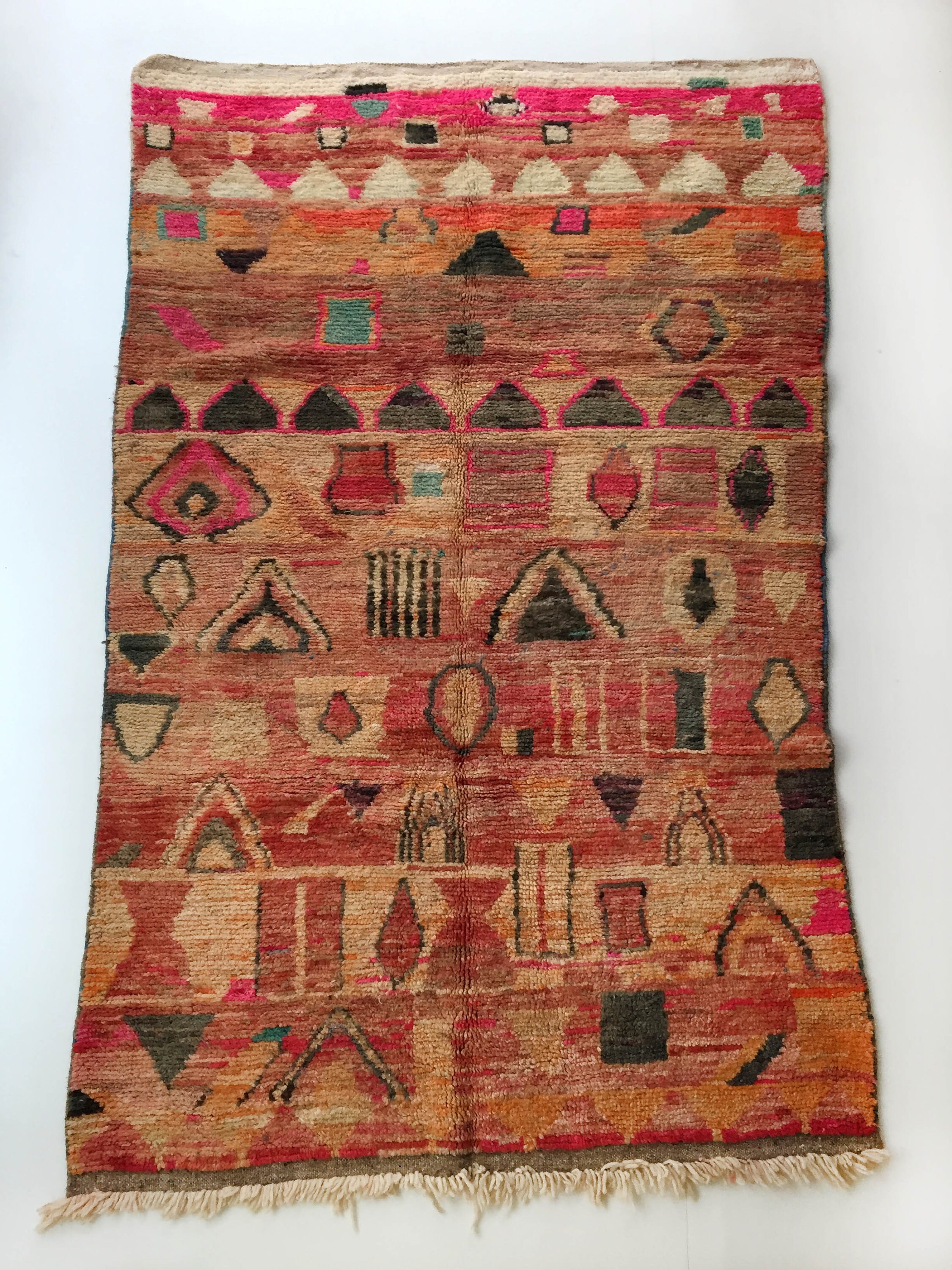 Tapis Berbère Boujaad Ocre à Motifs Colorés 264x160cm