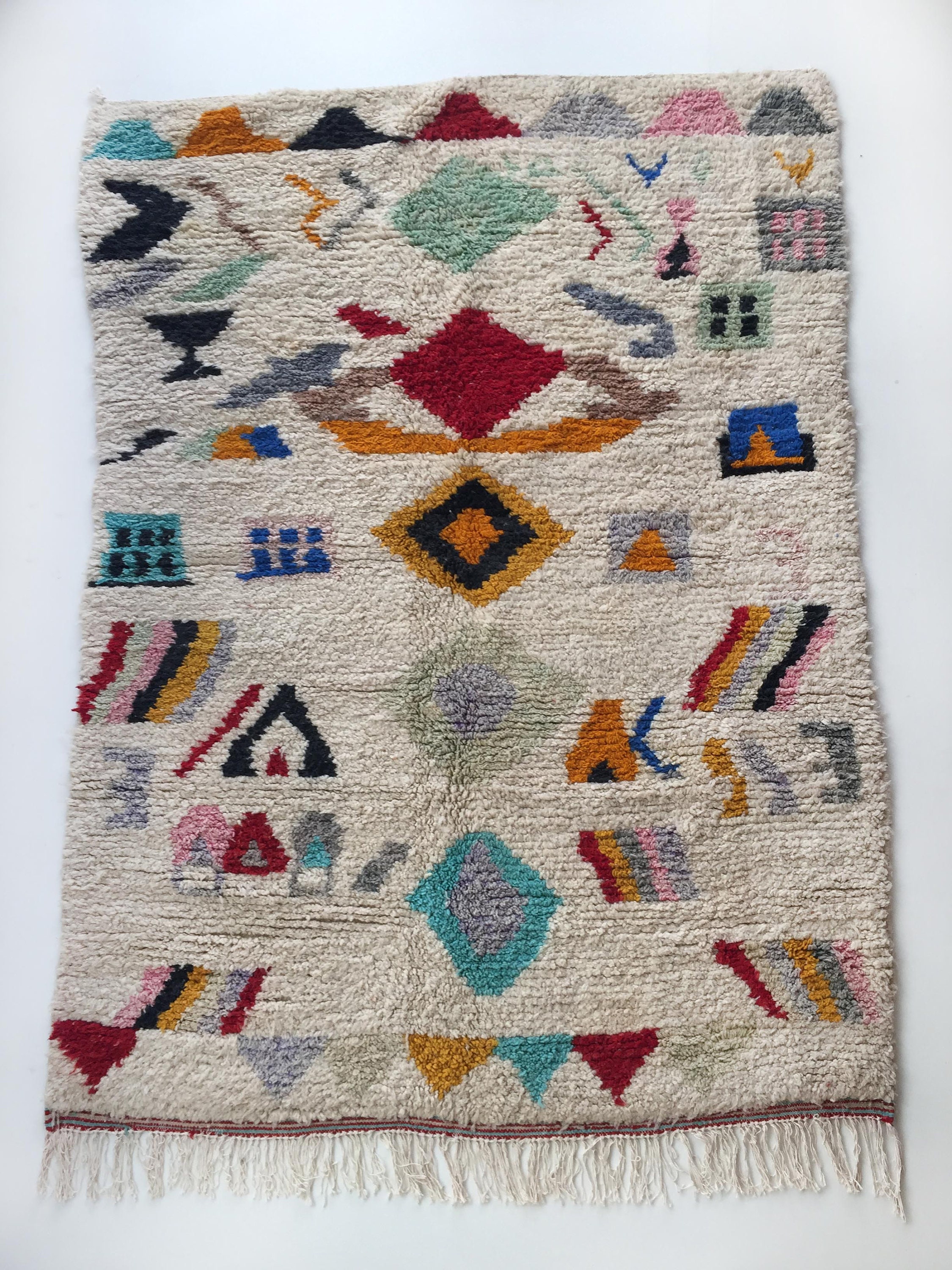 Tapis Berbère Boujaad Écru à Motifs Colorés 263x185cm