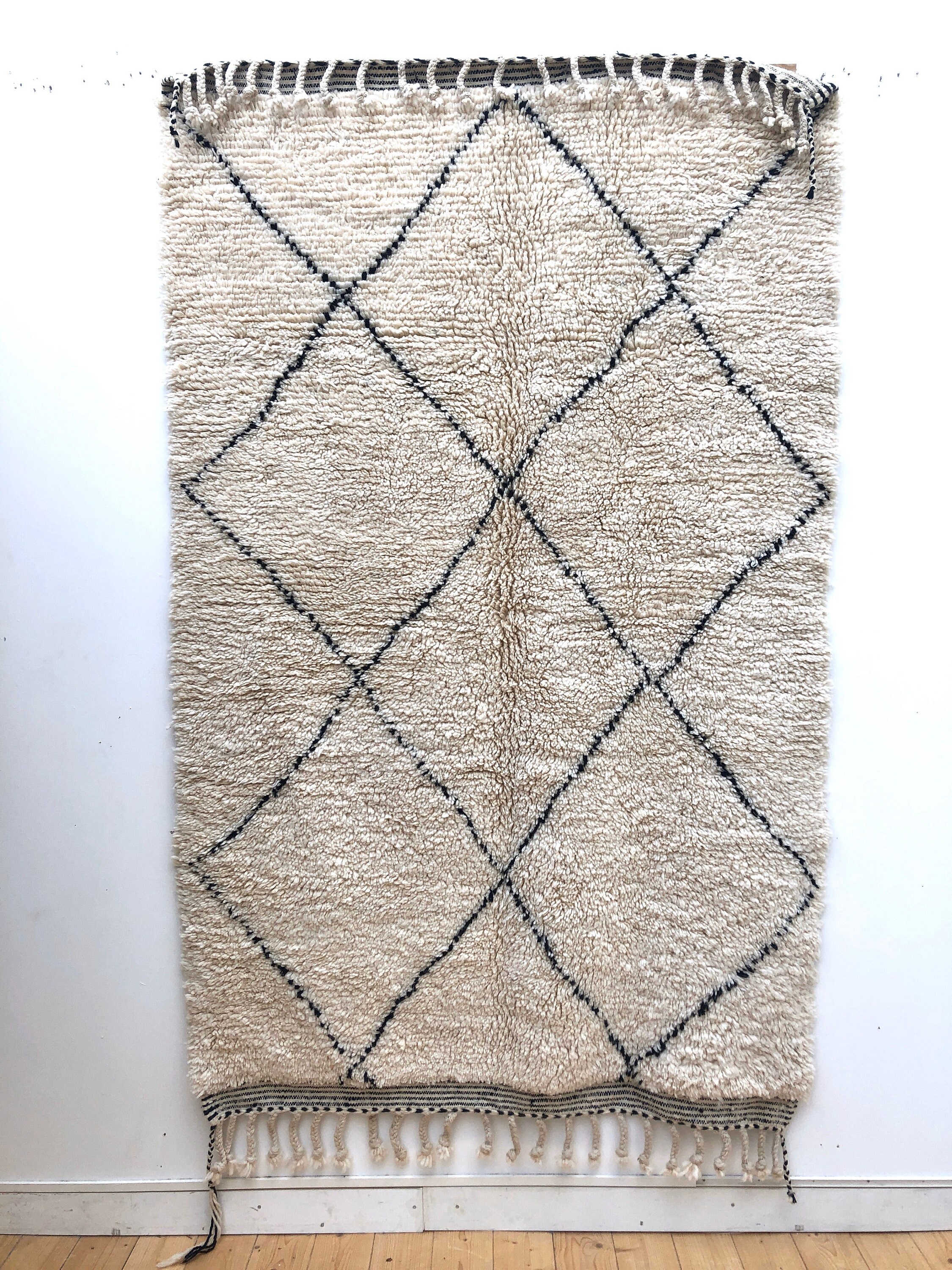 Tapis Berbère Beni Ouarain à Losanges Noirs 2, 35x1, 47M Neuf