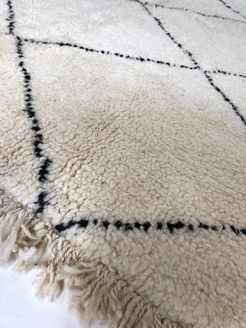 Berber handmade carpet Béni Ouarain - 101