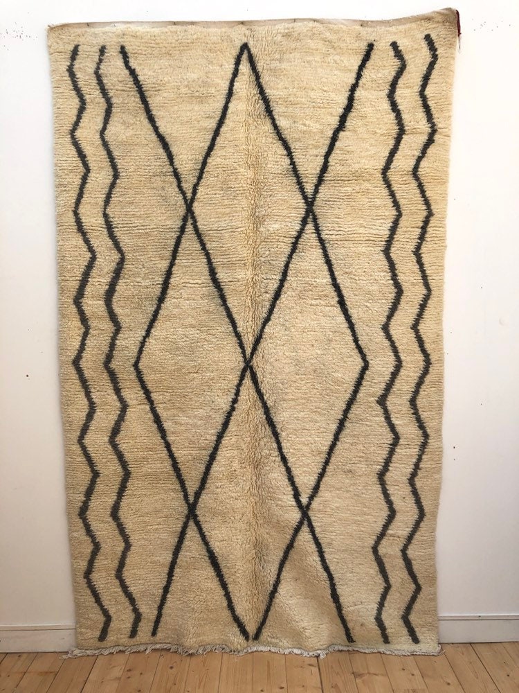 Tapis Berbère Marocain Azilal à Lignes Grises et Noires 2, 65x1, 63M