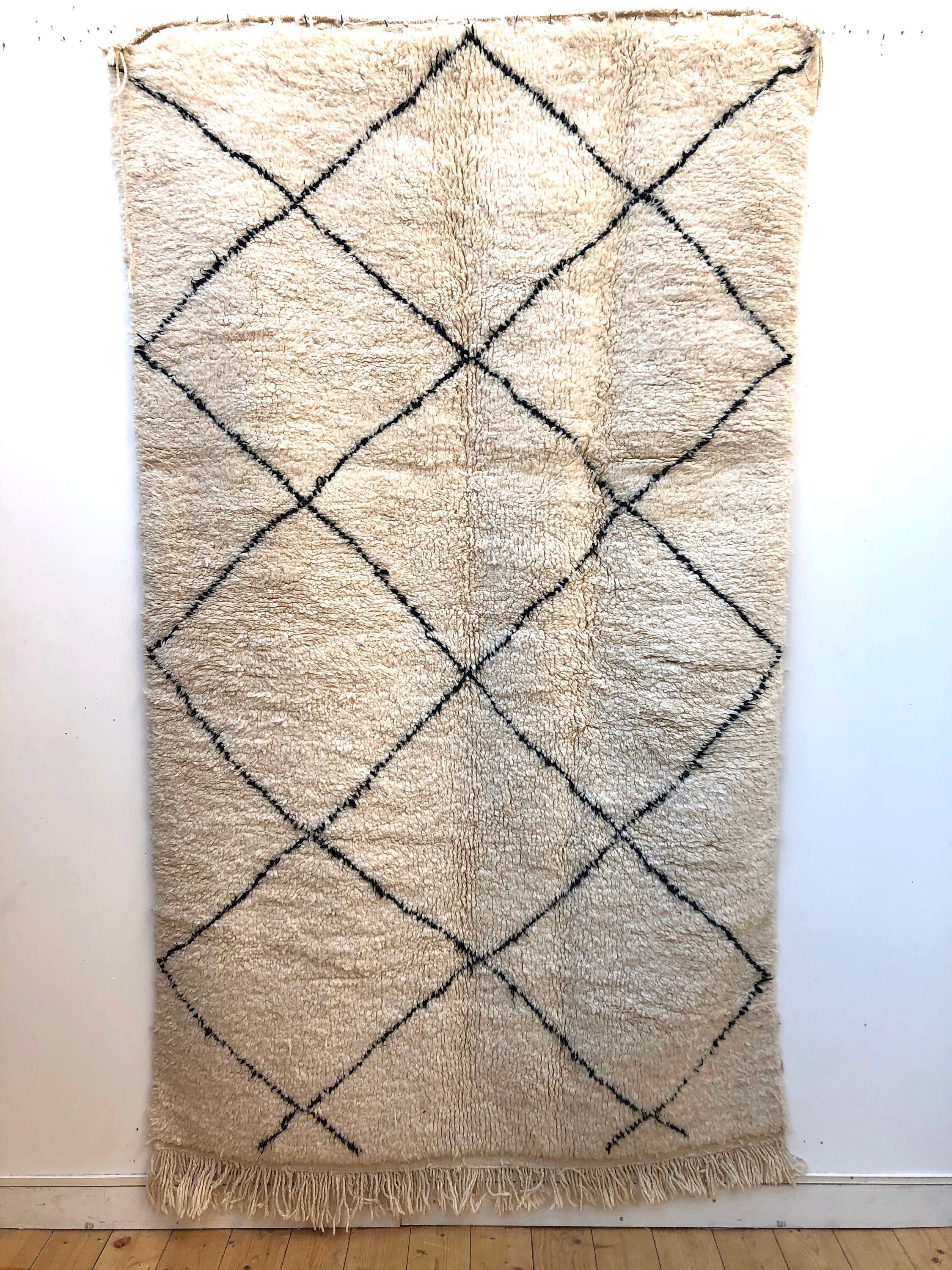 Tapis Berbère Marocain Beni Ouarain Neuf à Losanges Noirs 2, 48x1, 40M