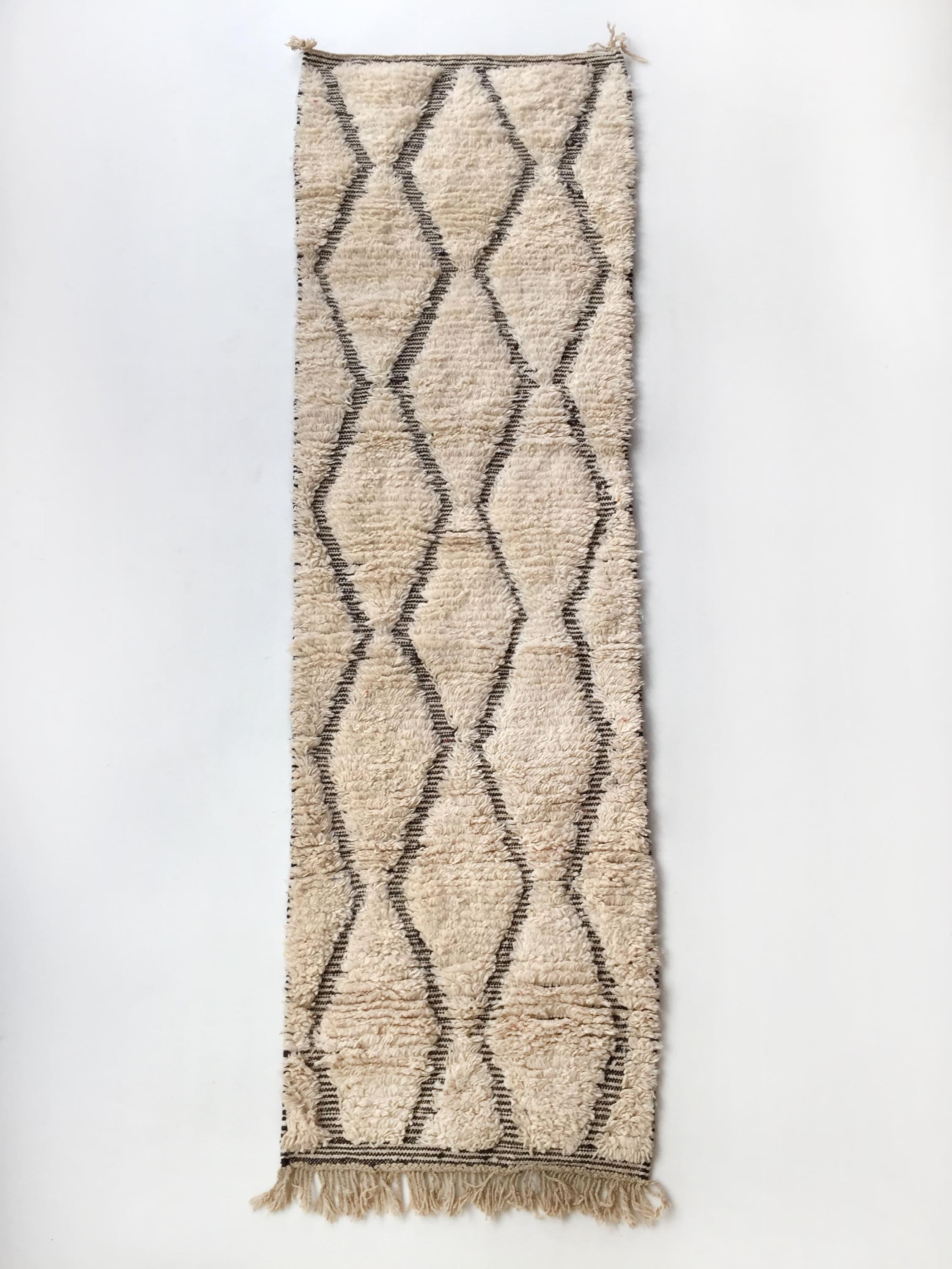 Tapis Berbère Beni Ouarain Couloir Écru à Losanges Noirs Gravés 285x80cm