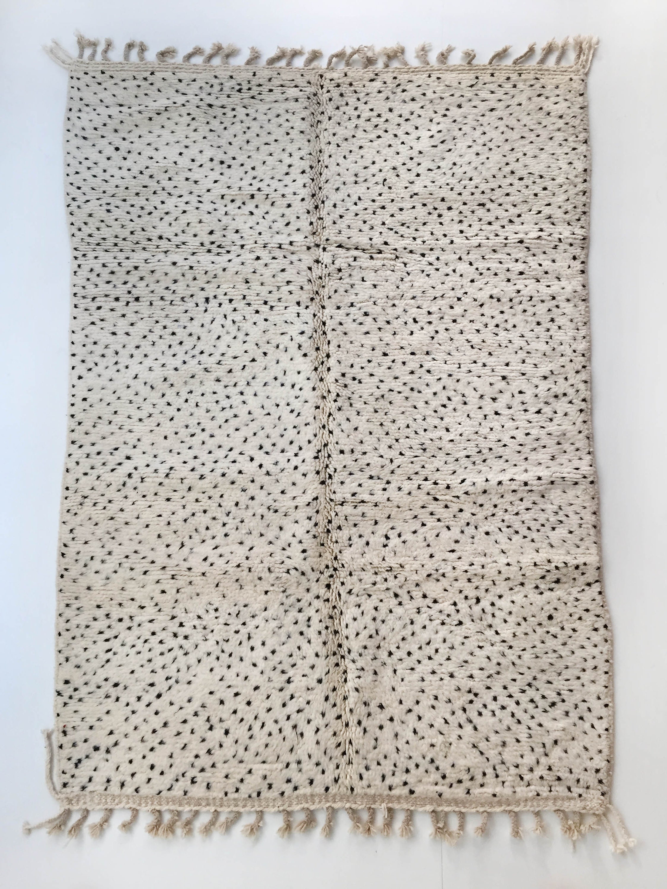 Tapis Berbère Beni Ouarain Écru à Pois Noirs 256x170cm